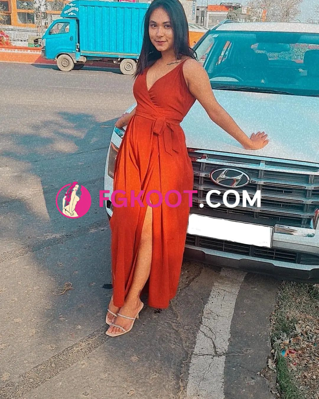 Kolkata call girls services | 24/7 housewife escorts and call girls