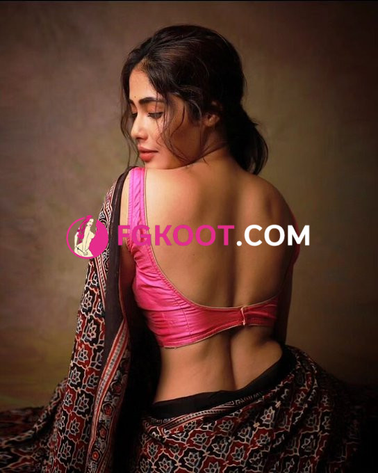 Amazing Call Girl Offered Unlimited Shots in Mumbai